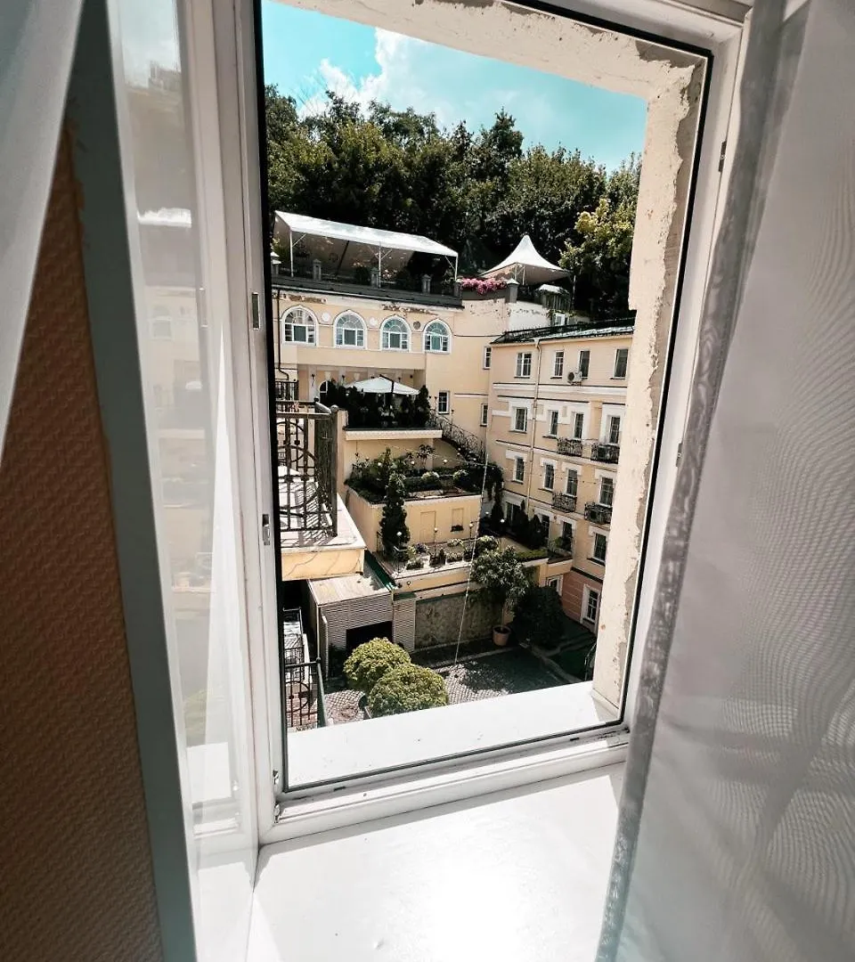 Aparthotel Old Town - Andrew Descent Kyjev 0*,  Ukrajina