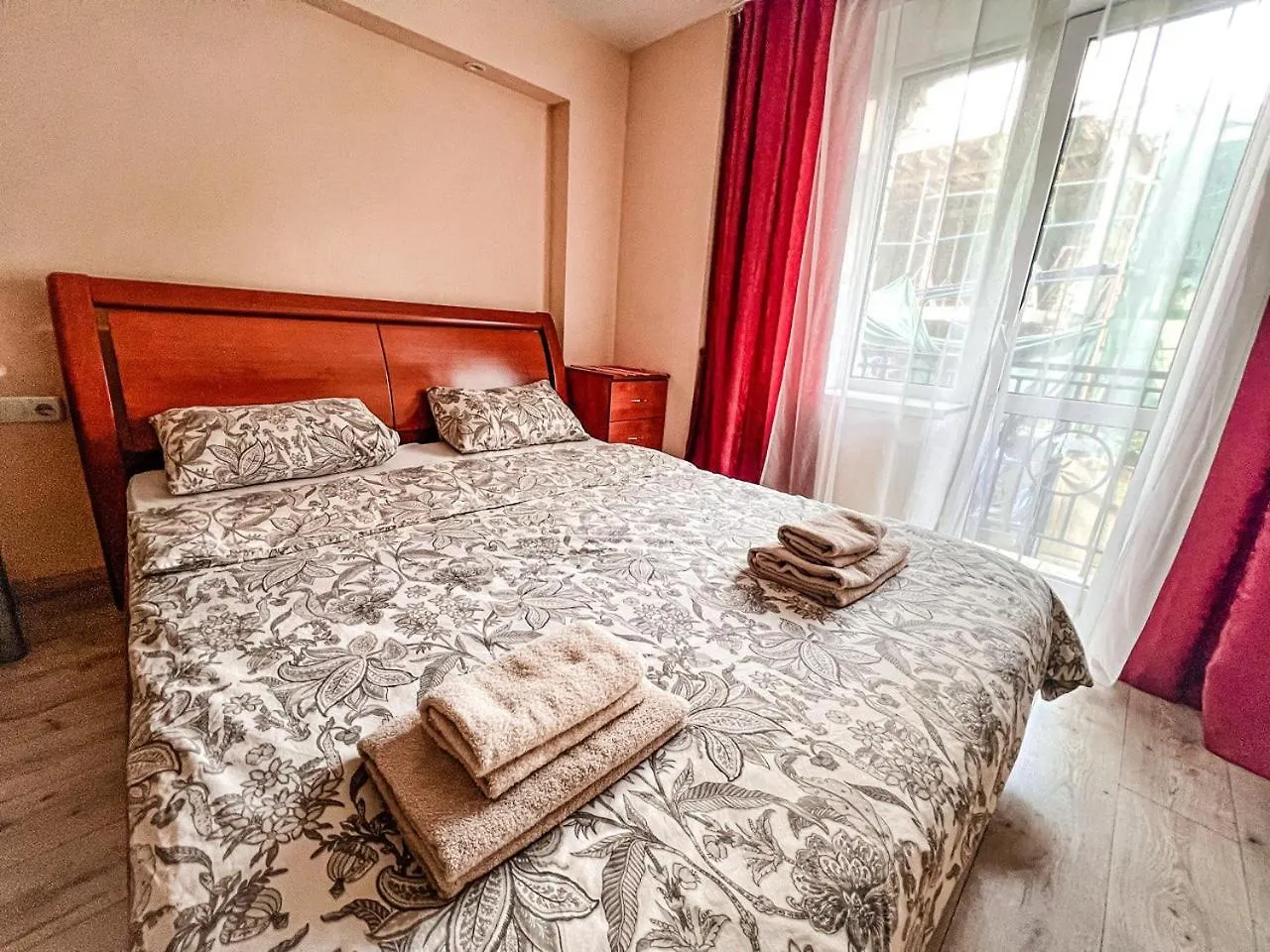 Aparthotel Old Town - Andrew Descent Kyjev